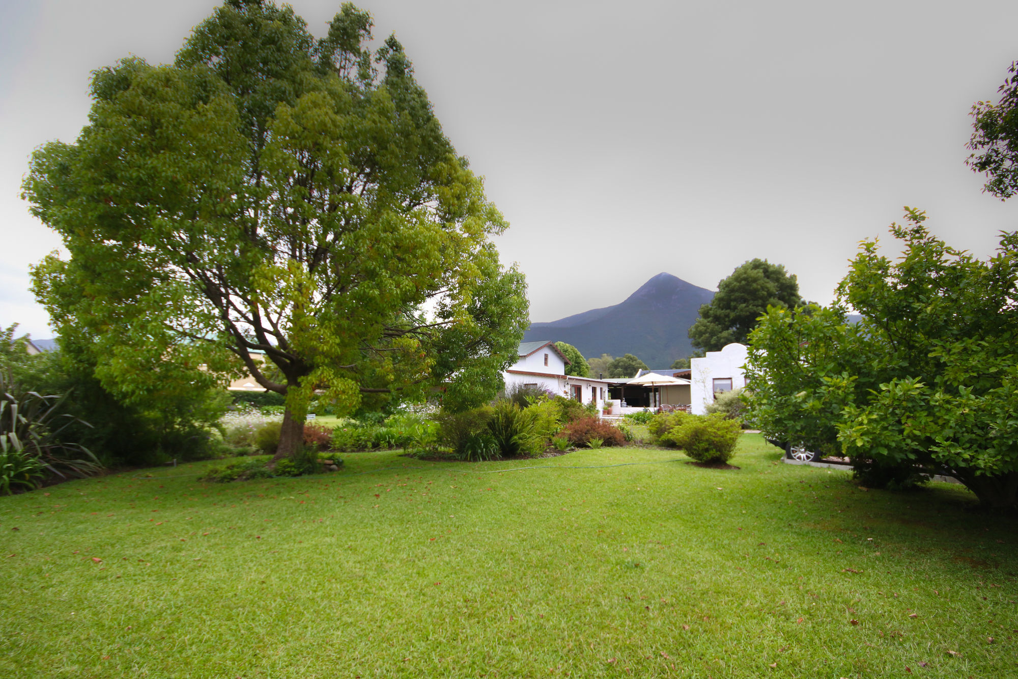 The Village Lodge Stormsrivier Exterior photo